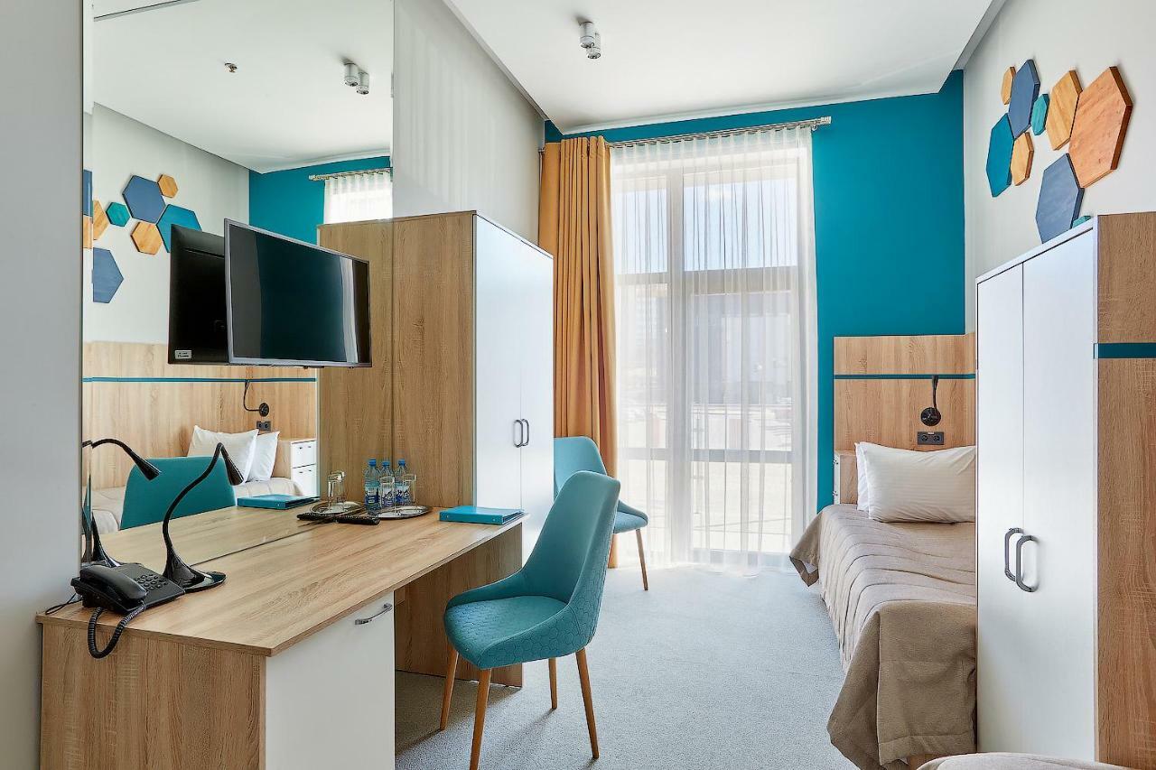 Aqua-Minsk Hotel Plus エクステリア 写真
